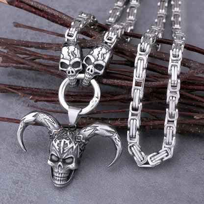 Pendentif crâne de clown gothique avec collier viking carré crâne