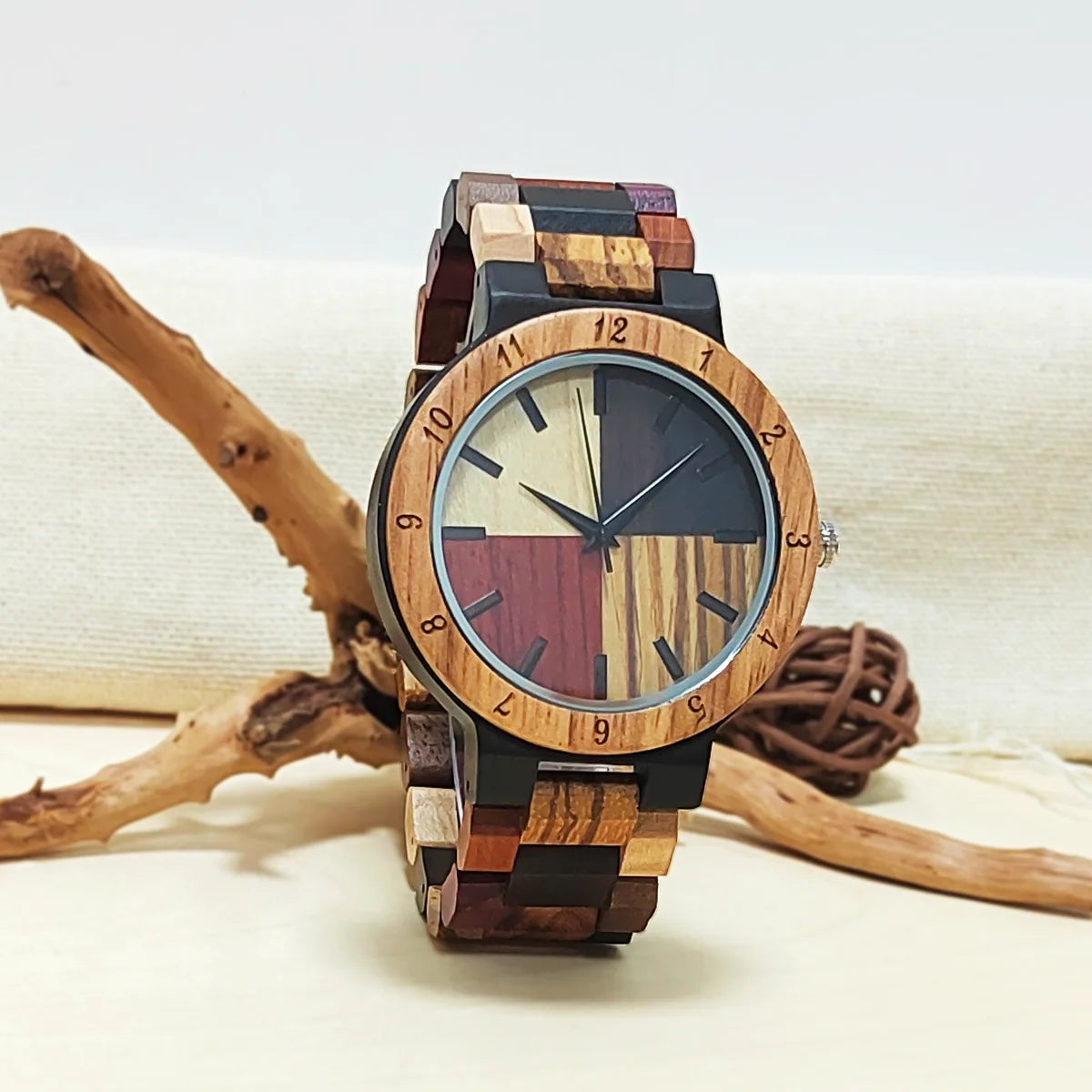 Viileät värikkäät puiset yksilölliset kellokellot Wood Viking Watch