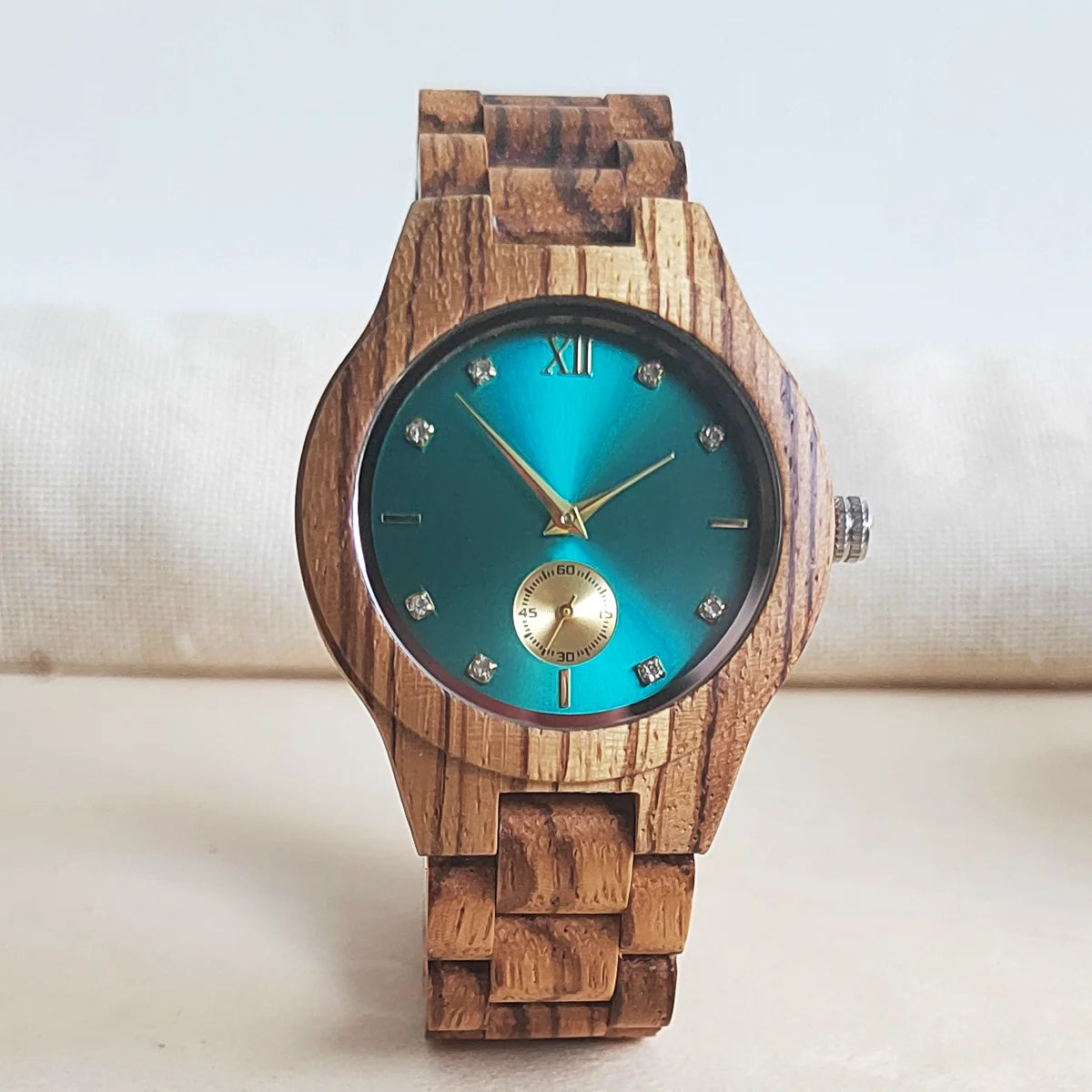 Naisten muoti kvartsirannekellot hääpäivän vuosipäivän lahja Wood Viking Watch