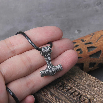 Collier Mjolnir unisexe avec le marteau de Thor Viking