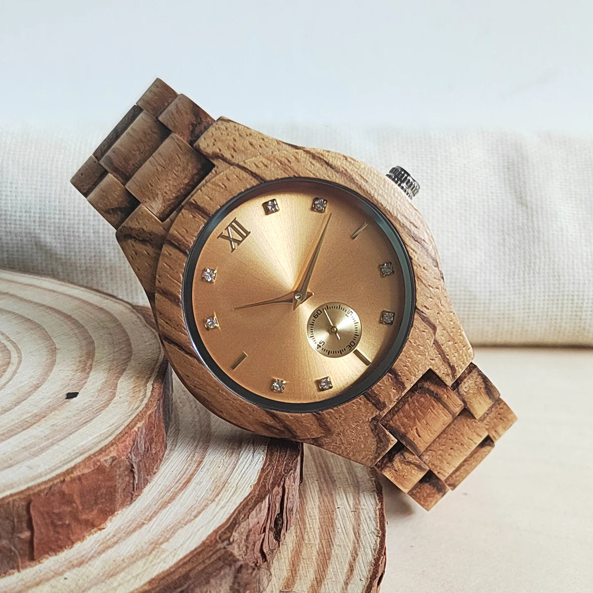 Reloj vikingo de madera de cuarzo con esfera de diamantes de imitación a la moda para mujer