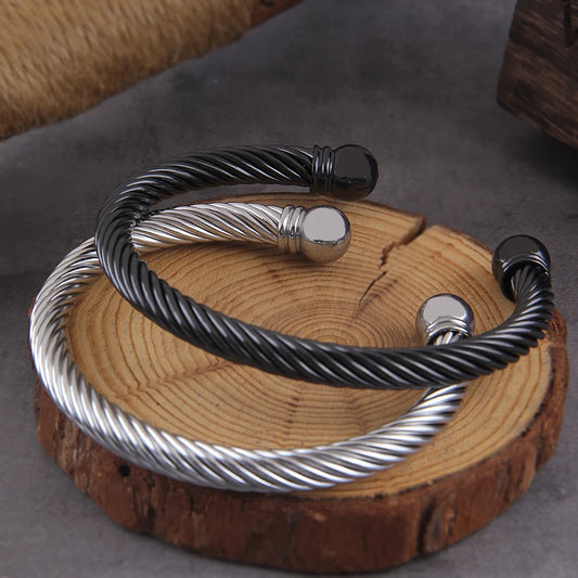 Bráisléid Sreang Cábla Twisted Cruach Dhosmálta C-Shaped Cuff Adjustable Viking Bangle Bracelet