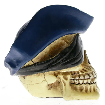 Goottilainen merirosvo pääkallo Tricorn hattu Viking Skull veistos