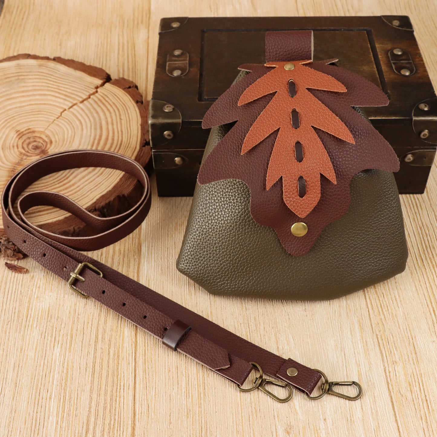 Bolso vikingo con cinturón plegable de hoja de cuero PU