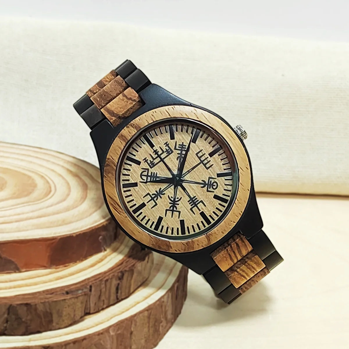 Orologio con elemento simbolo in legno Orologio vichingo personalizzato per l'anniversario