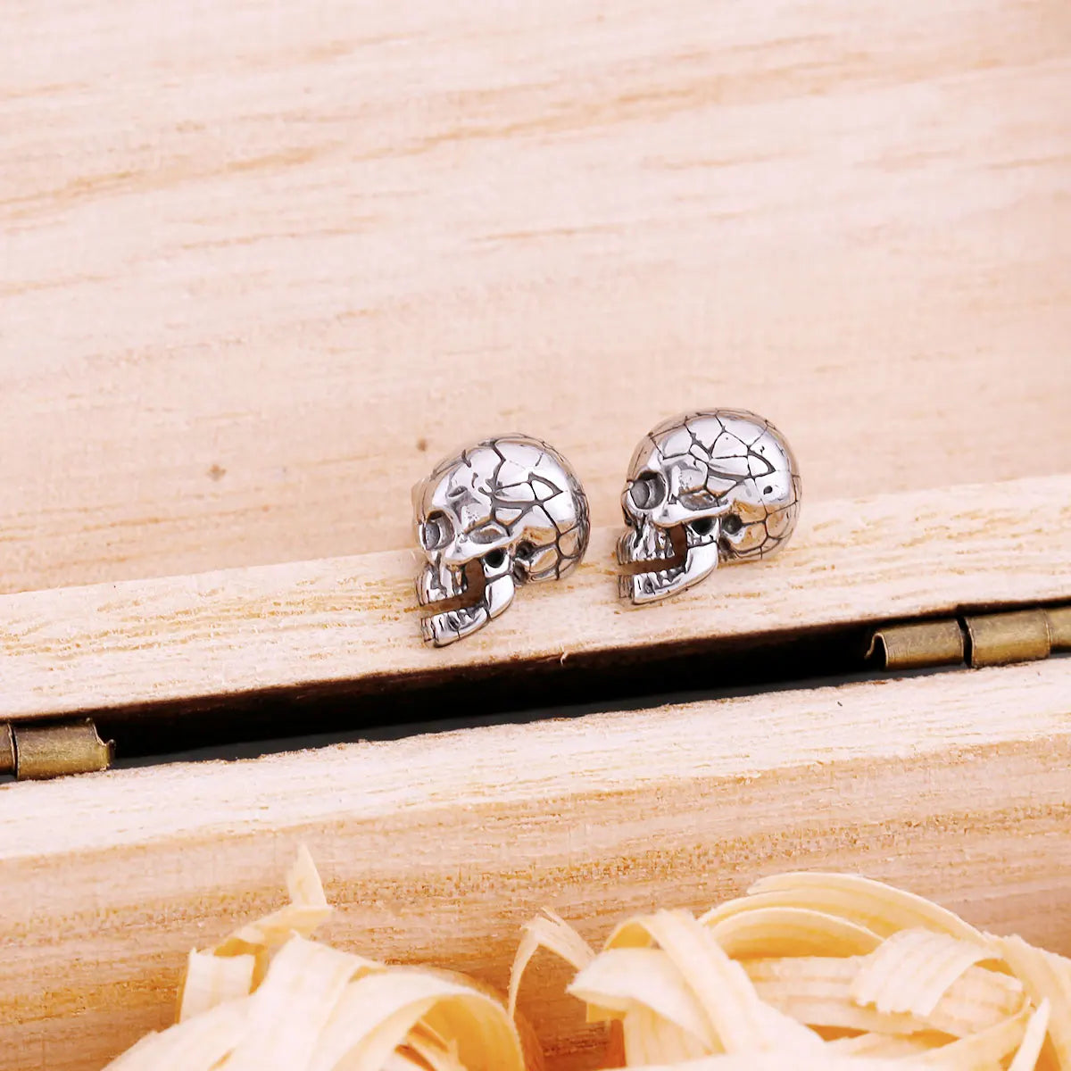 New Punk Crack Skull Stud Viking Earrings