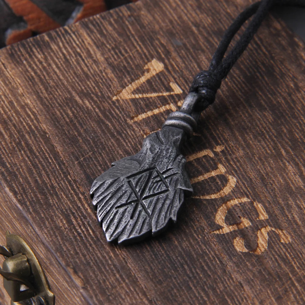 Collier viking avec pendentif rune grise ne se décolore jamais