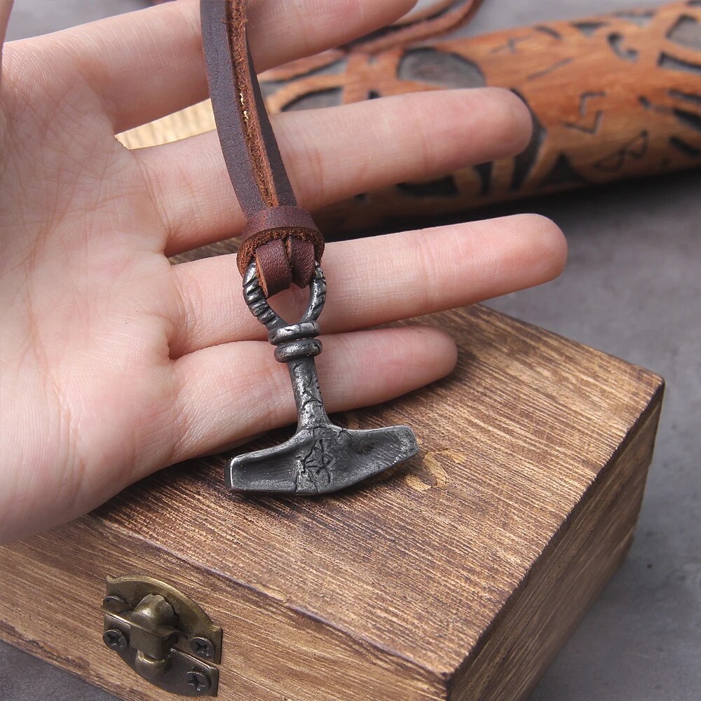 Iron gray Thor's hammer Necklace - TripleViking