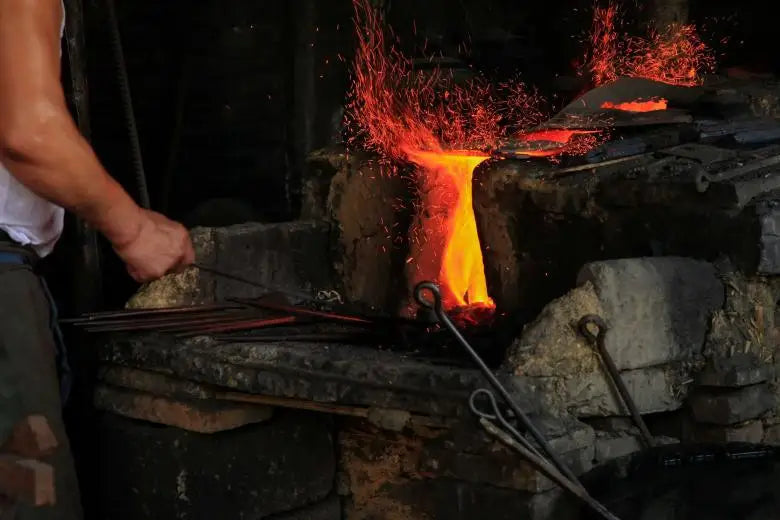 Przygotowanie do bitwy o długości 115 cm. Metalowy miecz wojownika ze stali sprężynowej