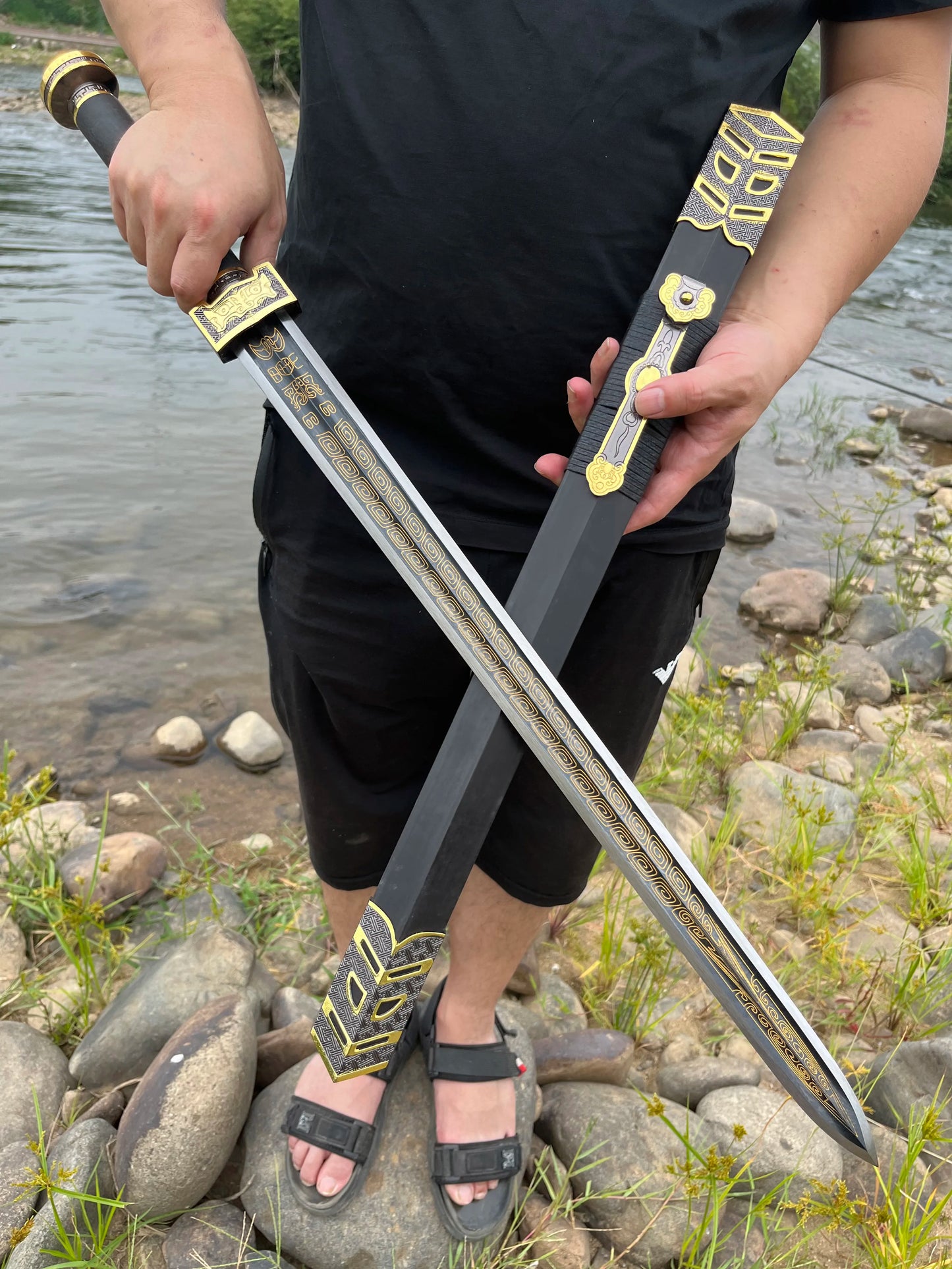 Spada vichinga in metallo da battaglia con spada da guerriero in metallo antico da 80 cm, vero film in acciaio ad alta durezza, tagliente e ad alta durezza