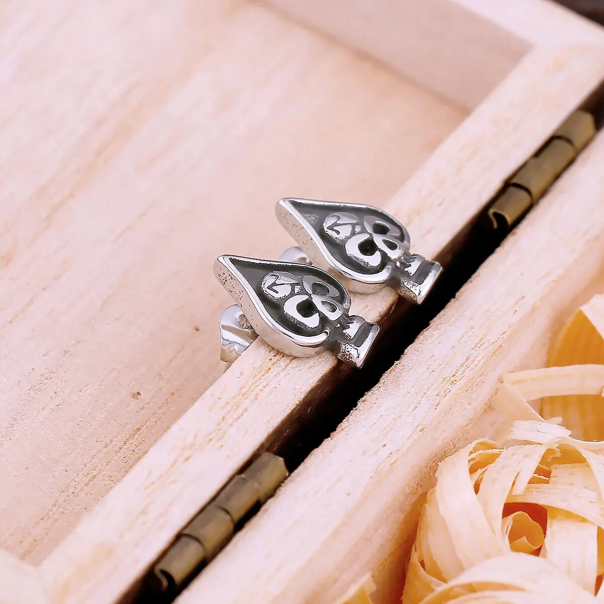 Spade Skull Stud Earrings - TripleViking