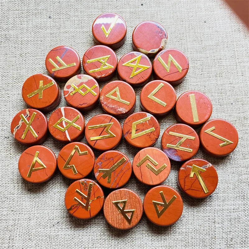 25 kpl Viking Natural Red Jasper Runes Amulet Setti