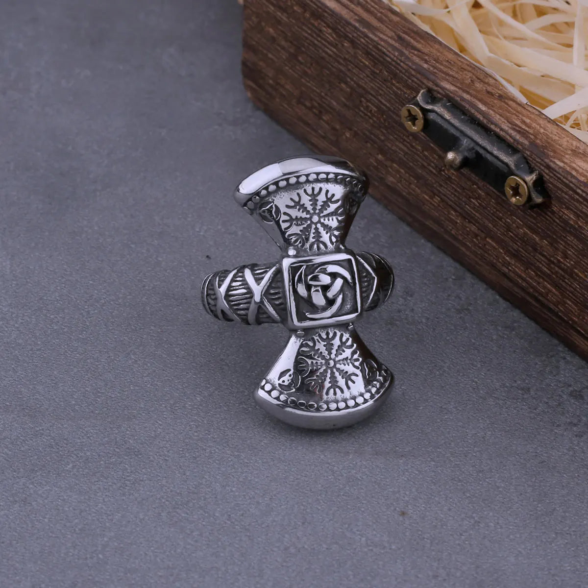 Double Axe and Road Sign Compass Viking Ring