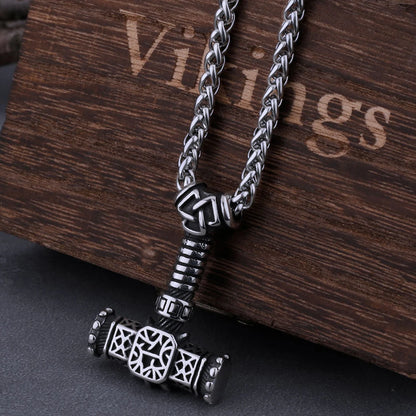 Ruostumattomasta teräksestä valmistettu solmu Dragon Thor's Hammer Mjolnir Viking kaulakoru